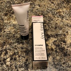Mary Kay luminous foundation